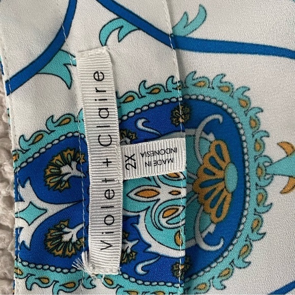 Violet and Claire Tunic Blouse,  with V-neck and 3/4 sleeves Size: 2X - Picture 12 of 13